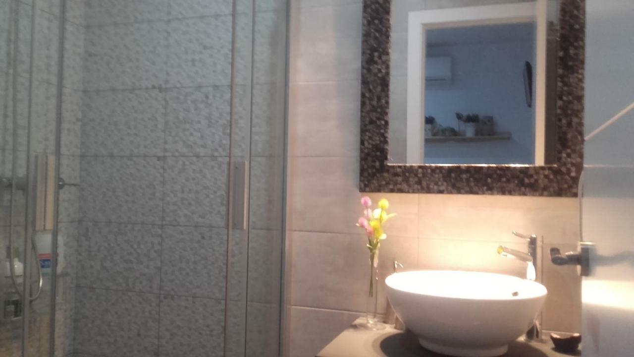 Beds Triana Homestay